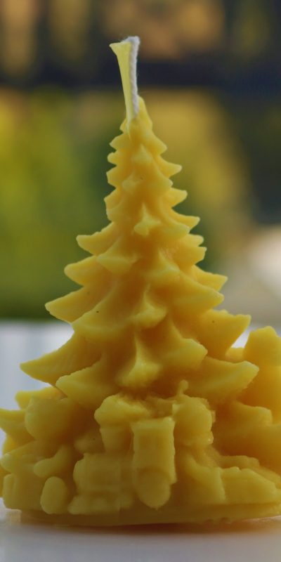 Weihnachtsbaum mit Geschenken